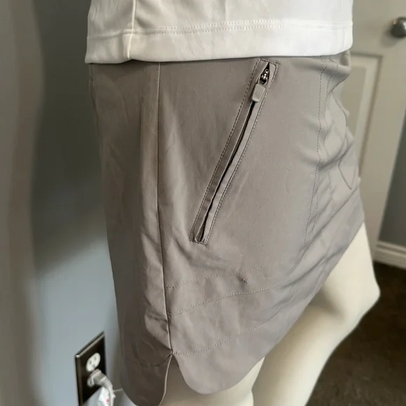 Kyodan Outdoor tennis/golf/ sport skirt with shorts, size S worn 1xBundle & Save - Picture 2 of 3